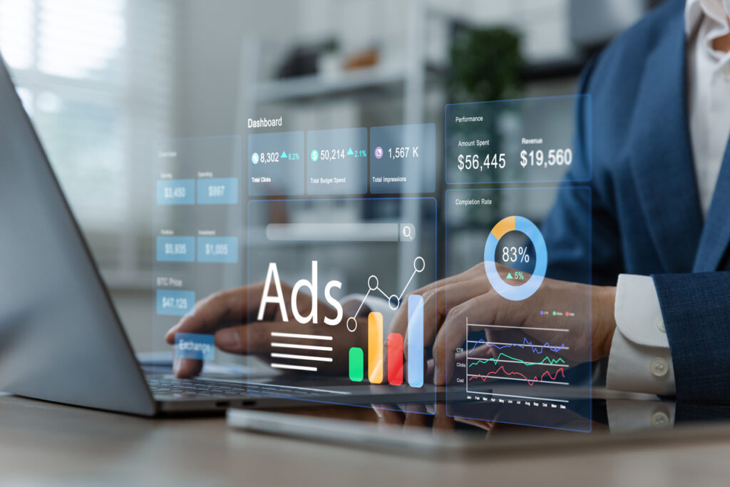 プロモーション戦略の策定をするビジネスマン